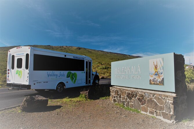 Maui: Majestic Haleakala Sunrise Tour with Pick-up - Breakfast After: Plated Food Beats the Stand-and-Search Option