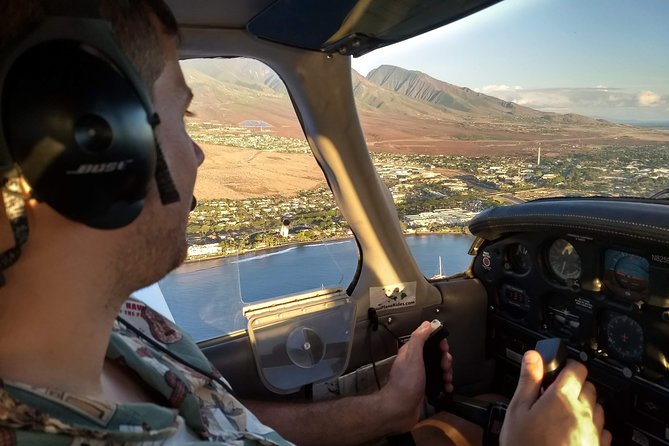 Maui -PRIVATE- Air Tour: 5 Islands: (2-5 people): SEE Even MORE! - Molokini Crater and the water color test you cannot fake