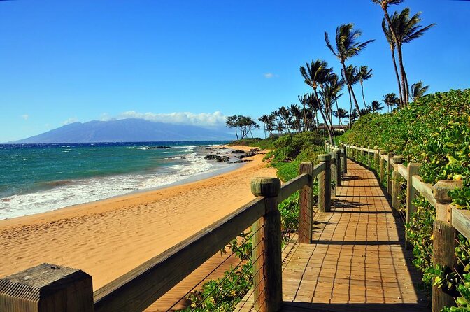 Maui: Te Au Moana Luau at The Wailea Beach Marriott Resort - Fire-knife climax plus lei souvenir: the parts that turn dinner into a memory