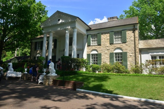 Memphis City Tour with Optional Riverboat Cruise & Sun Studio Add-On Options - The Lorraine Motel area and the Civil Rights Museum focus you can’t skip