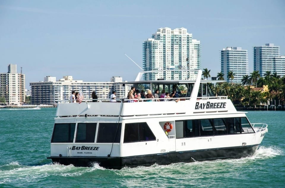 Miami: Biscayne Bay Millionaire's Homes Sightseeing Cruise - Choosing your deck: comfort below or photos up top