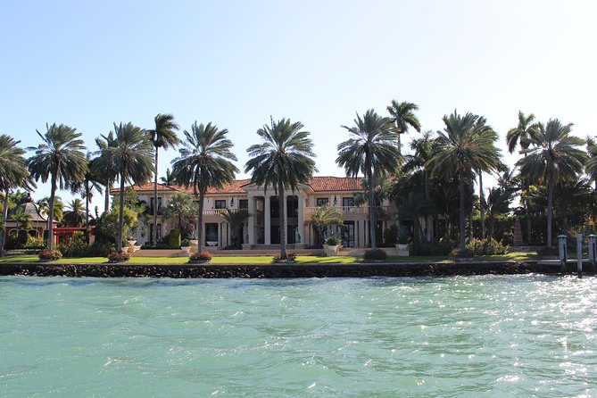 Miami Boat Tour of Celebrity Homes - Drinks, Snacks, and the On-Board Bar Mood