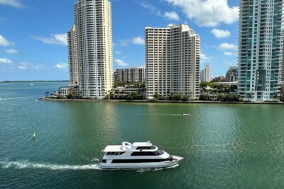 Miami Skyline Boat Cruise Past Millionaire's Homes Optional Stop - That Miami Beach Marina Jump-Off: A short break or a timing trap?