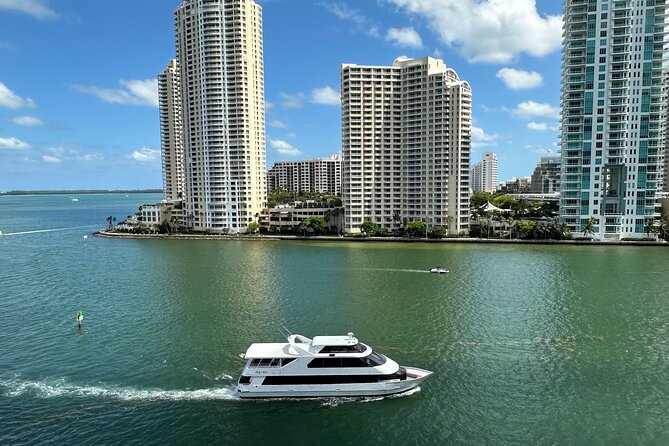 Miami Skyline Boat Cruise Past Millionaire's Homes Optional Stop - That Miami Beach Marina Jump-Off: A short break or a timing trap?