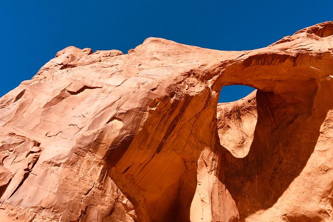 Monument Valley Extended Backcountry Tour - Big Hogan Arch, Live Performance, and Why Timing Matters