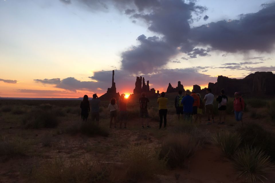 Monument Valley: Sunset Tour with Navajo Guide - Vehicle Choice, Dust, and the Truth About the Bumpy Roads