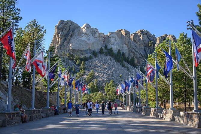Mount Rushmore and Black Hills Tour with Two Meals and a Music Variety Show - Key things to know before you go