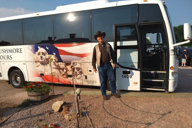 Mount Rushmore and Black Hills Tour with Two Meals and a Music Variety Show - Custer State Park lunch: Game Lodge and the Coolidge connection