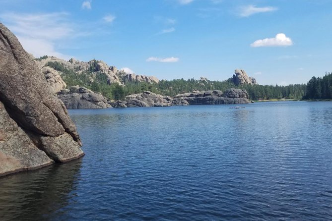 Mount Rushmore and Black Hills Tour with Two Meals and a Music Variety Show - Needles Highway (South Dakota 87): the Needles Eye Tunnel bus pass
