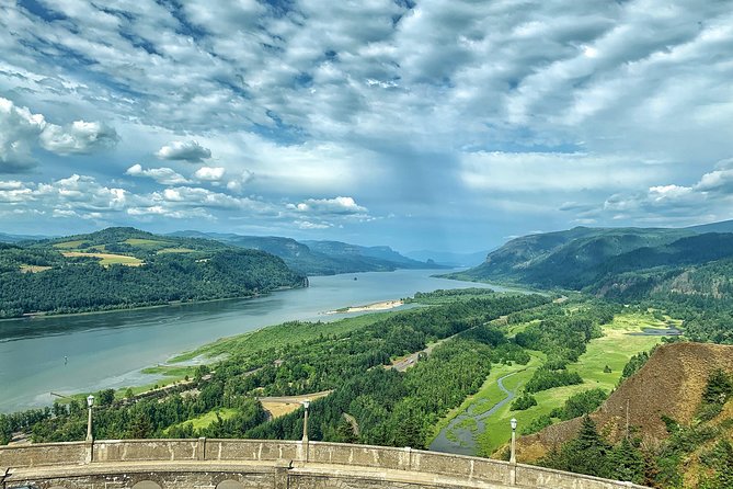 Multnomah Falls and Columbia River Gorge Waterfalls Tour Morning - From Portland to the Waterfall Corridor, Without the Stress
