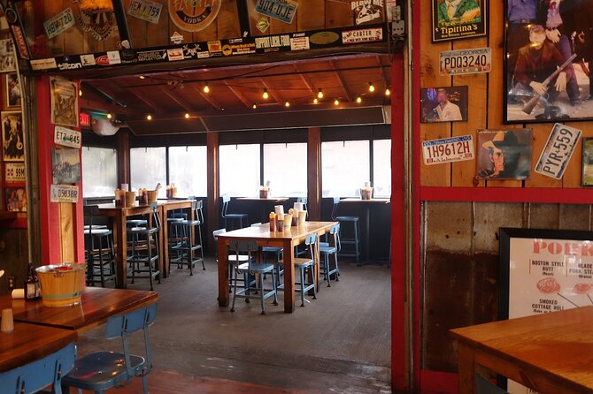 Nashville: Food Tour with 5+ Tastings of Local Delicacies - What stops feel like: small plates, short waits, and lots of walking
