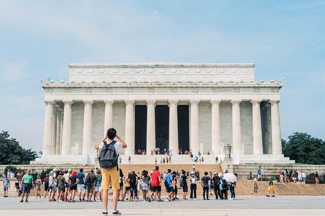 National Mall Tour with 10+ Stops, Boat Cruise, Entry Tickets - Getting your bearings fast: the National Mall monument loop