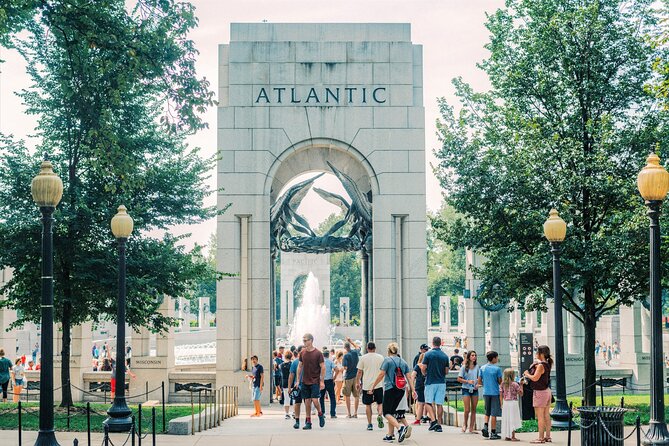 National Mall Tour with 10+ Stops, Boat Cruise, Entry Tickets - Potomac River cruise vs. winter memorial time