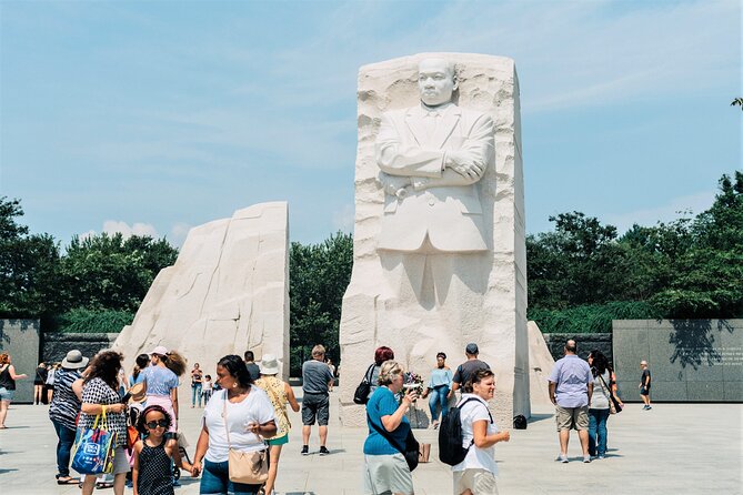 National Mall Tour with 10+ Stops, Boat Cruise, Entry Tickets - Lunch and Georgetown: a practical reset point