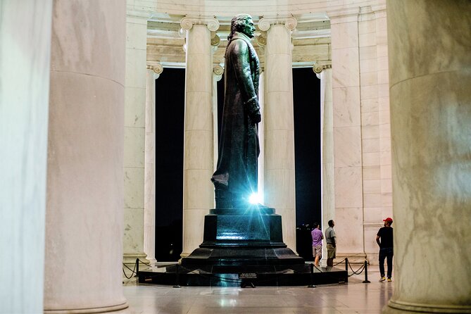 National Mall Tour with 10+ Stops, Boat Cruise, Entry Tickets - What the guides do that makes the day work