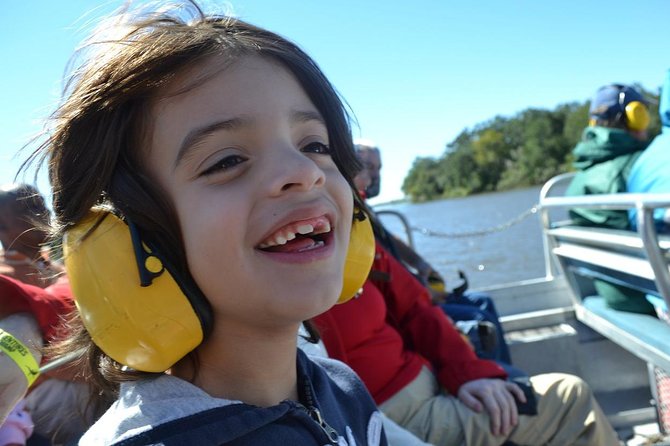 New Orleans Airboat Ride - After the ride: Lafitte’s quick stop for albino gators and shrimp