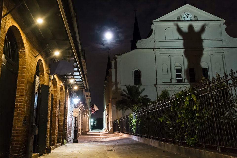 New Orleans: Cemetery Bus Tour At Dark with Exclusive Access - Guides, Storytelling Style, and Why Names Come Up Often