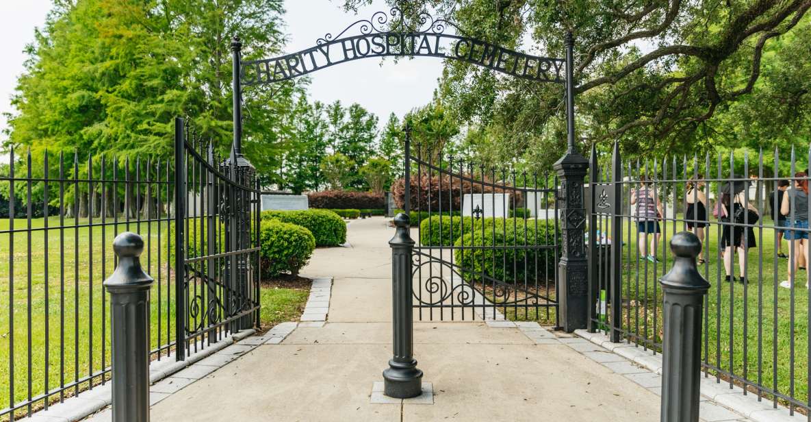 New Orleans: Cemetery Tour - What You’ll Learn About Voodoo and Local Beliefs (Without Getting Lost in Myths)