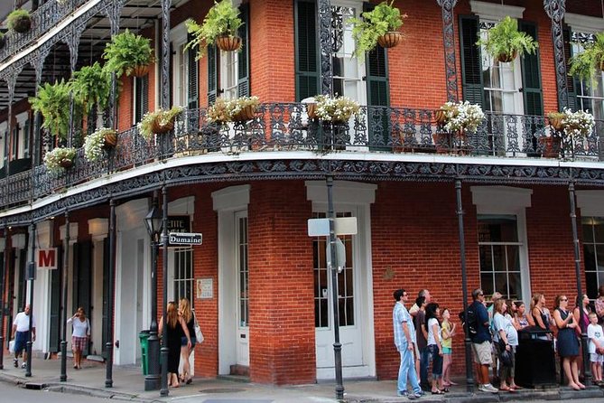 New Orleans City and Cemetery Sightseeing Tour - Comfort, group size, and how to pack for the weather