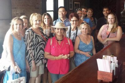New Orleans Food Walking Tour of the French Quarter with Small-Group Option - The route’s landmark moment: Cafe du Monde in your sights