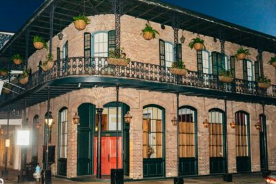 New Orleans: French Quarter Sightseeing Carriage Ride - Meeting near Jackson Square: how to find your ride and settle in
