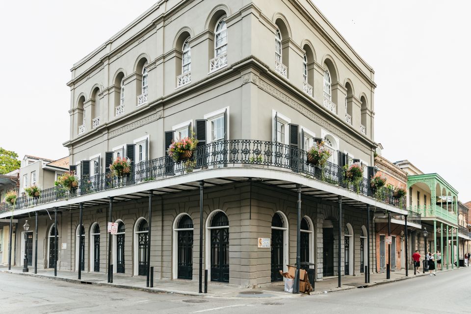 New Orleans Haunted Ghost, Voodoo & Vampire Walking Tour - Vodou traditions: learning the story behind the stereotypes