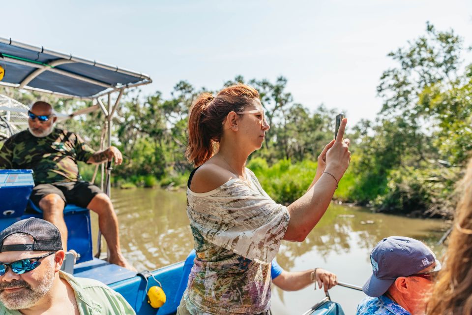 New Orleans: High Speed 9 Passenger Airboat Tour - Boarding the airboat: what open-air really means