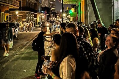 New Orleans Premier Ghost, Voodoo and Vampire Walking Tour - Getting oriented: where it starts and what to expect from the walking pace