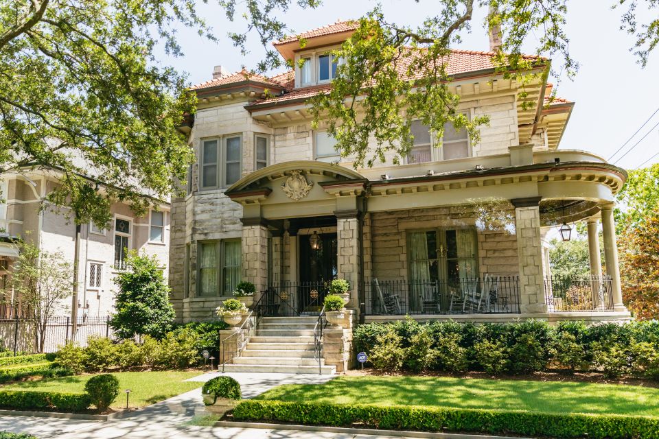 New Orleans: Sightseeing Bus Tour - Uptown/Carrollton and the long arc to St. Charles Avenue