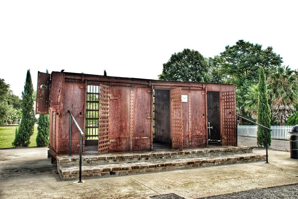 New Orleans: Whitney Plantation Tour with Transportation - The optional Manchac Swamp upgrade: boats, wildlife, and Cajun context