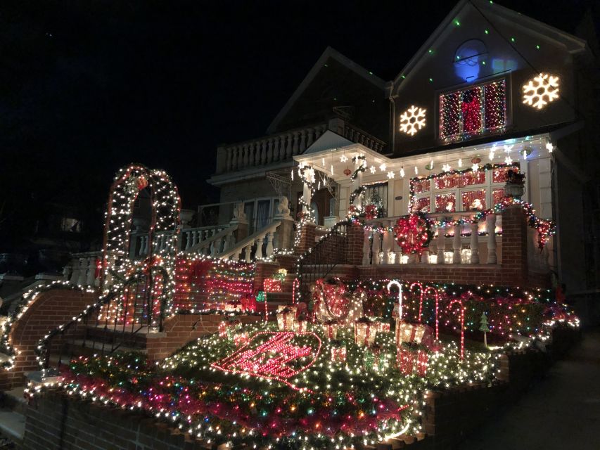 New York City: Dyker Heights Christmas Lights Tour - From Times Square to Brooklyn: the bus ride that sets the mood