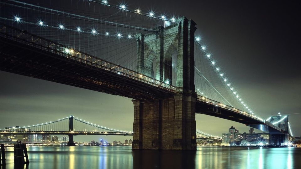 New York City: Dyker Heights Christmas Lights Tour - Timing the best photo moments in Bay Ridge and Dyker Heights