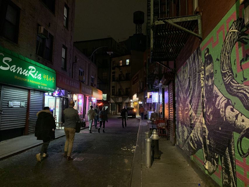 New York City: Gangsters and Ghosts 2-Hour Walking Tour - Key things you’ll notice fast