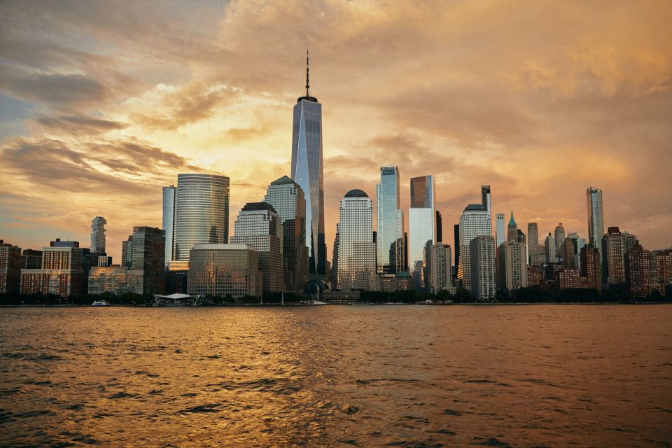 New York City: Gourmet Dinner Cruise with Live Music - Louisa of the Seas Ambiance: Wood Finishes, Collectibles, and a Dressed-Up Feel