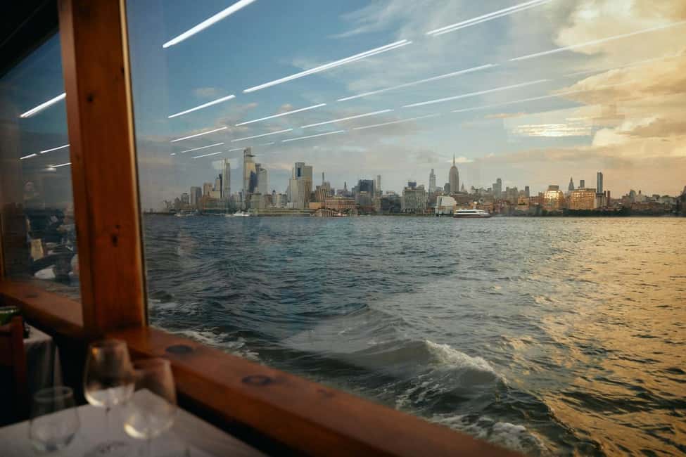 New York City: Gourmet Dinner Cruise with Live Music - The Dinner and Bar Setup: Plated Courses and What’s Included in Each Option