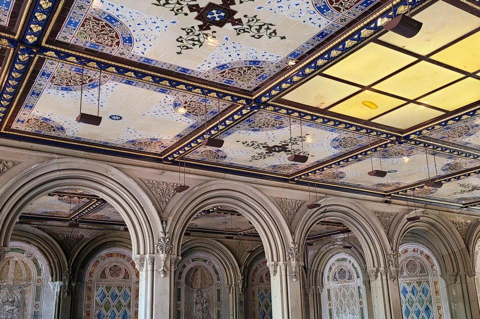 New York City: Highlights of Central Park Bike or eBike Tour - Jacqueline Kennedy Onassis Reservoir: wide open views and Belvedere Castle energy