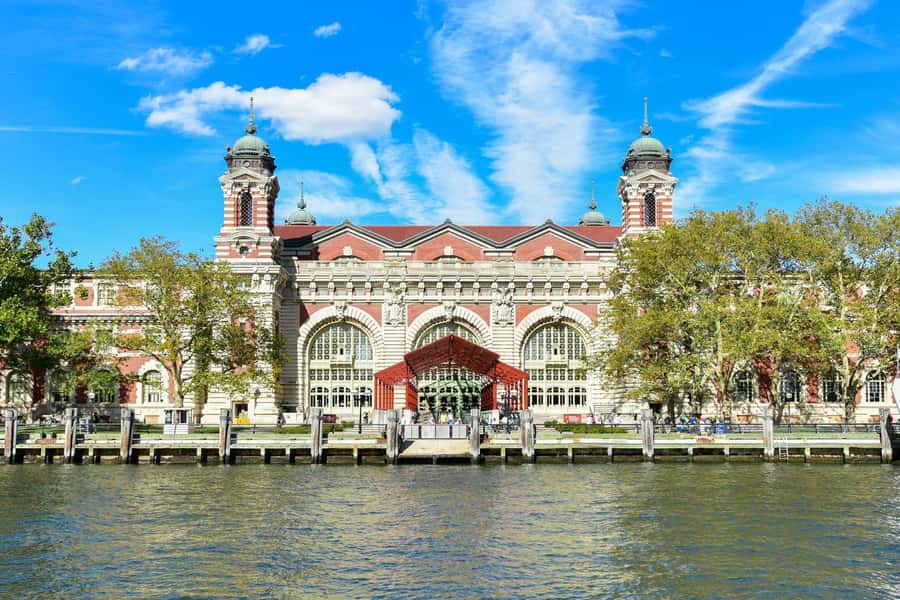 New York City: Statue of Liberty & Ellis Island Guided Tour - Should You Book This Statue of Liberty and Ellis Island Tour?
