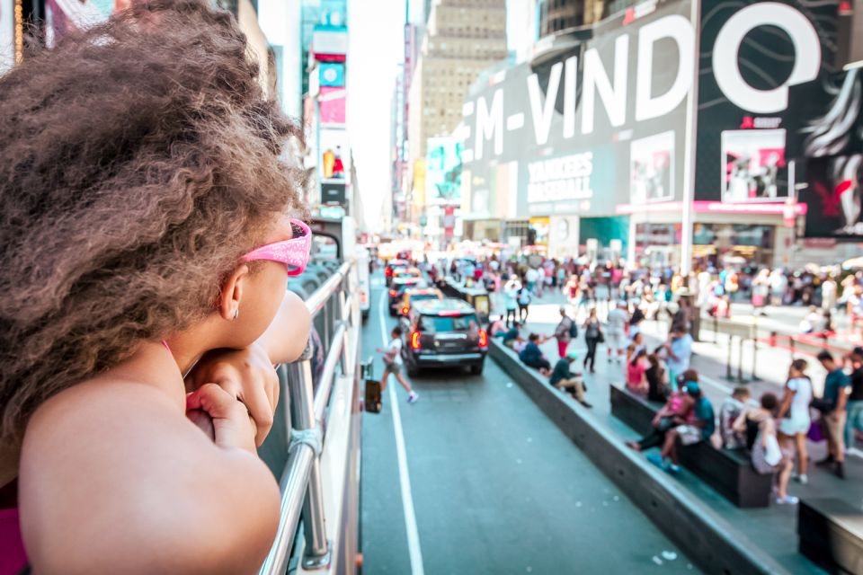 New York: Hop-on Hop-off Sightseeing Tour by Open-top Bus - Lower Manhattan on the Downtown Loop: Battery Park, Wall Street, and the waterfront mood