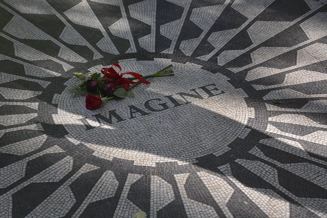 New York in One Day Guided Sightseeing Tour - Neighborhood Passes: Greenwich Village, SoHo, Chinatown, and the Financial District