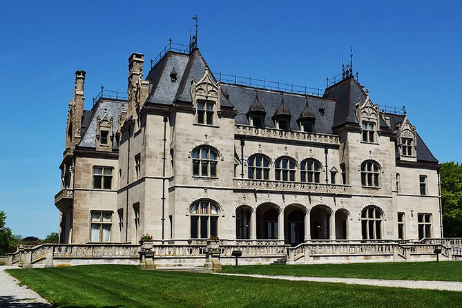 Newport Gilded Age Mansions Trolley Tour with Breakers Admission - Rosecliff Mansion: A Great Gatsby Connection Without the Line