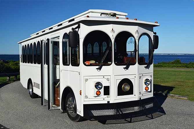 Newport RI Mansions Scenic Trolley Tour (Ages 8+ only) - Quick hits before you board