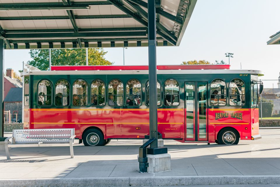 Newport: Scenic Trolley Tour - Getting your bearings in Newport from the Visitor Center