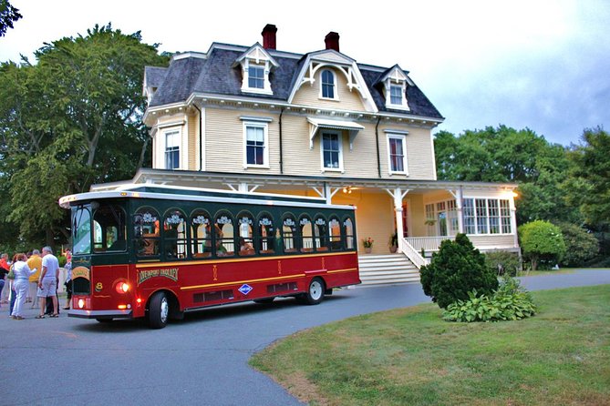 Newport Trolley Tour - Viking Scenic Overview - Guide Energy: Dominic, Ray, Larry, and Ann Make It Personal