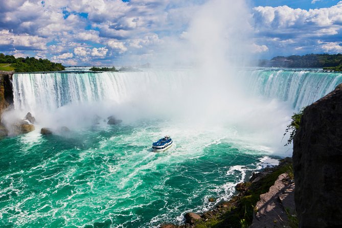 Niagara Falls Canadian Side Tour and Maid of the Mist Boat Ride Option - Little details that make the Niagara photos easier