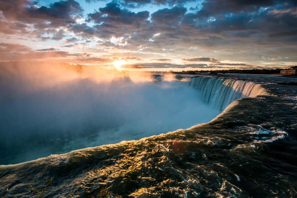 Niagara Falls Tour with Skip the Line Cruise & Maple Tasting - Niagara Falls free time: 60 minutes that you can actually use
