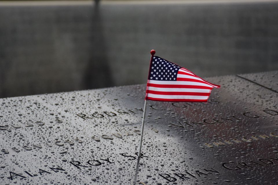 NYC: 9/11 Memorial Tour and Optional Observatory Ticket - What the observation deck is like: theater, LEDs, and real skyline time