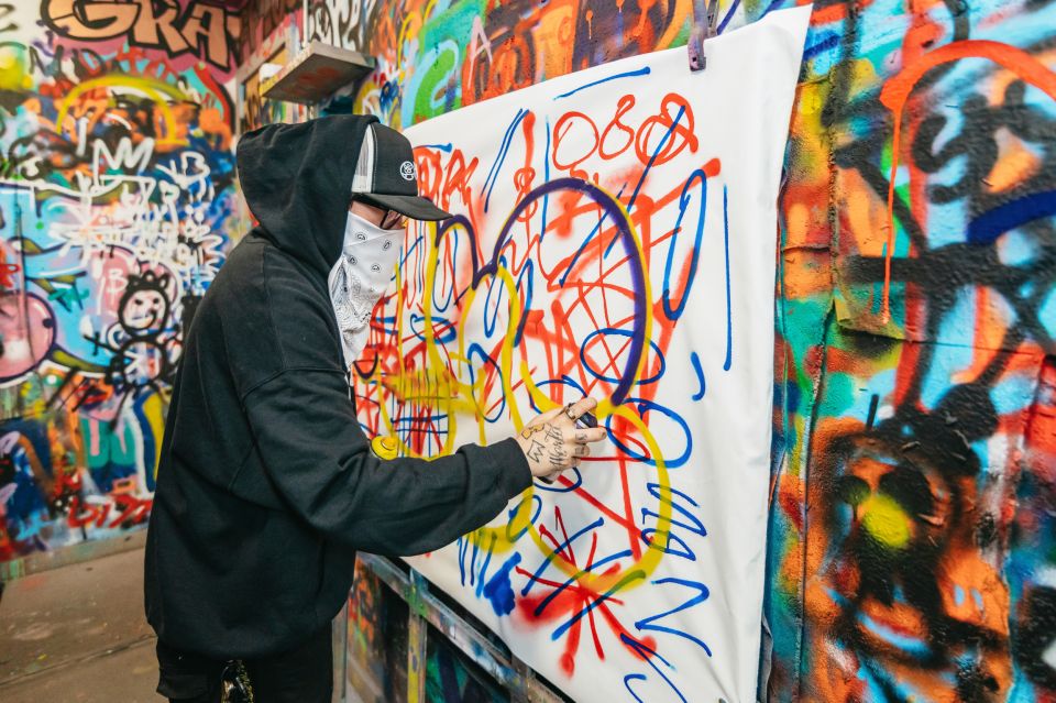 NYC: Brooklyn Graffiti Workshop with Local Artist - Key things you’ll notice right away