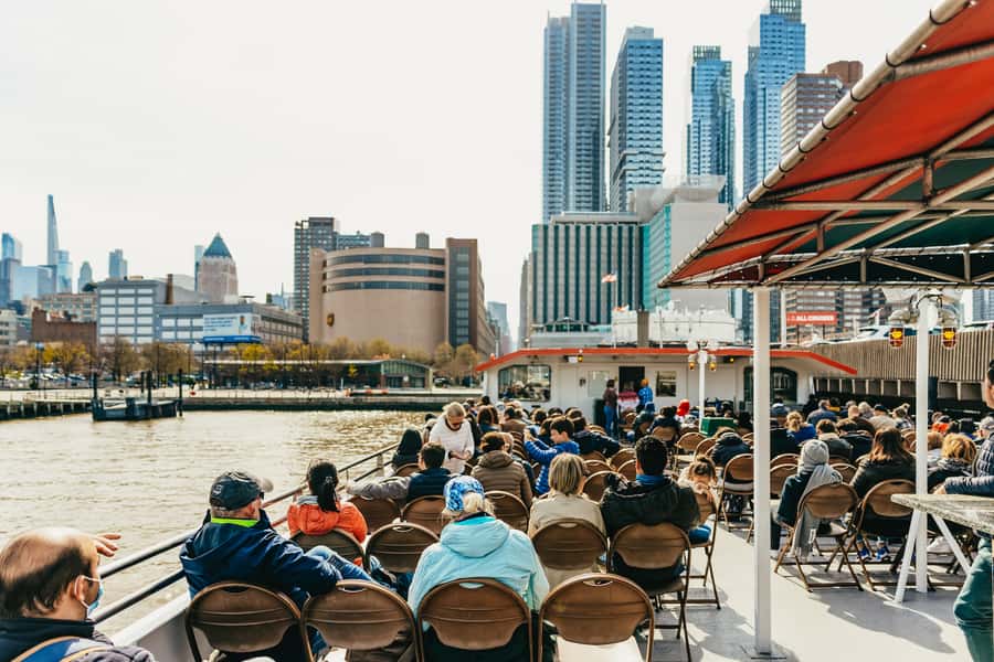 NYC: Circle Line 2.5 Hour Best of NYC Boat Cruise - Landmark Run: Brooklyn Bridge, Harlem Views, Yankee Stadium, and More
