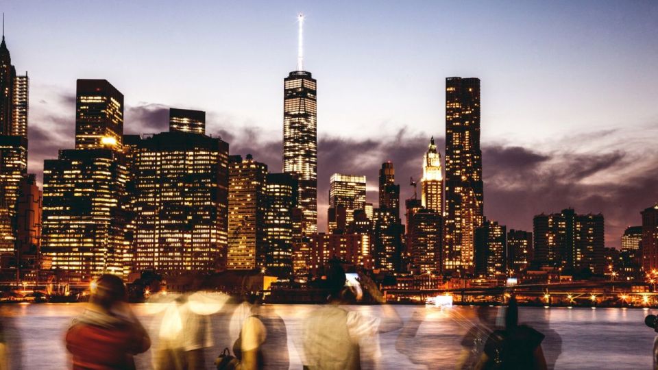 NYC: Circle Line 2h Harbor Lights Cruise Skip-The-Box-Office - Two hours onboard: comfort, sound, and the best way to use the space
