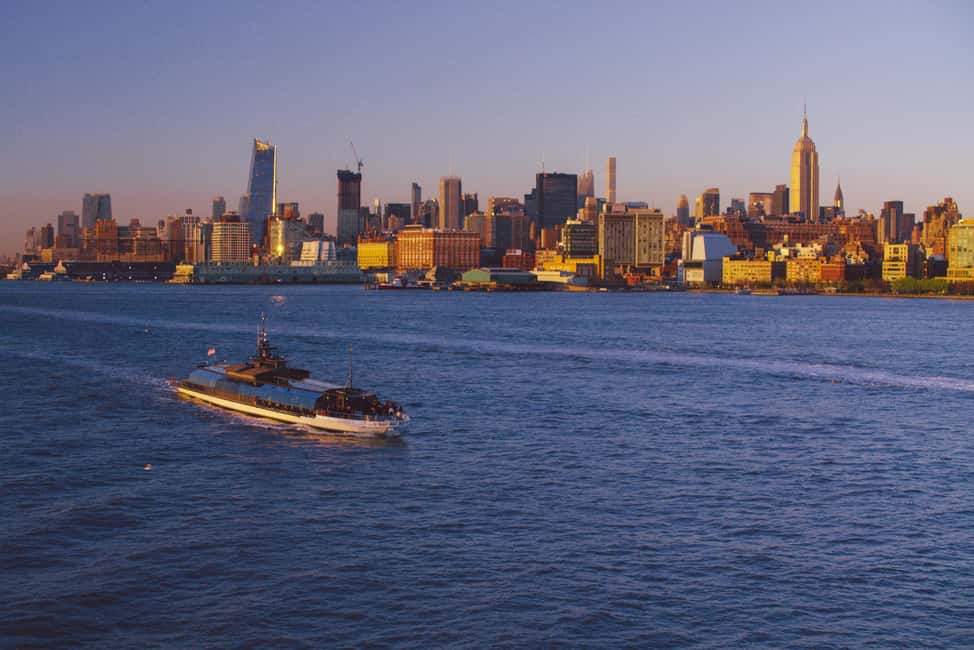 NYC: City Cruises Luxury Brunch, Lunch or Dinner Cruise - The 3-course meal: what you’ll eat and how brunch differs from dinner